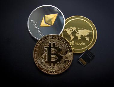 The benefits and challenges of accepting cryptocurrencies in your e-commerce